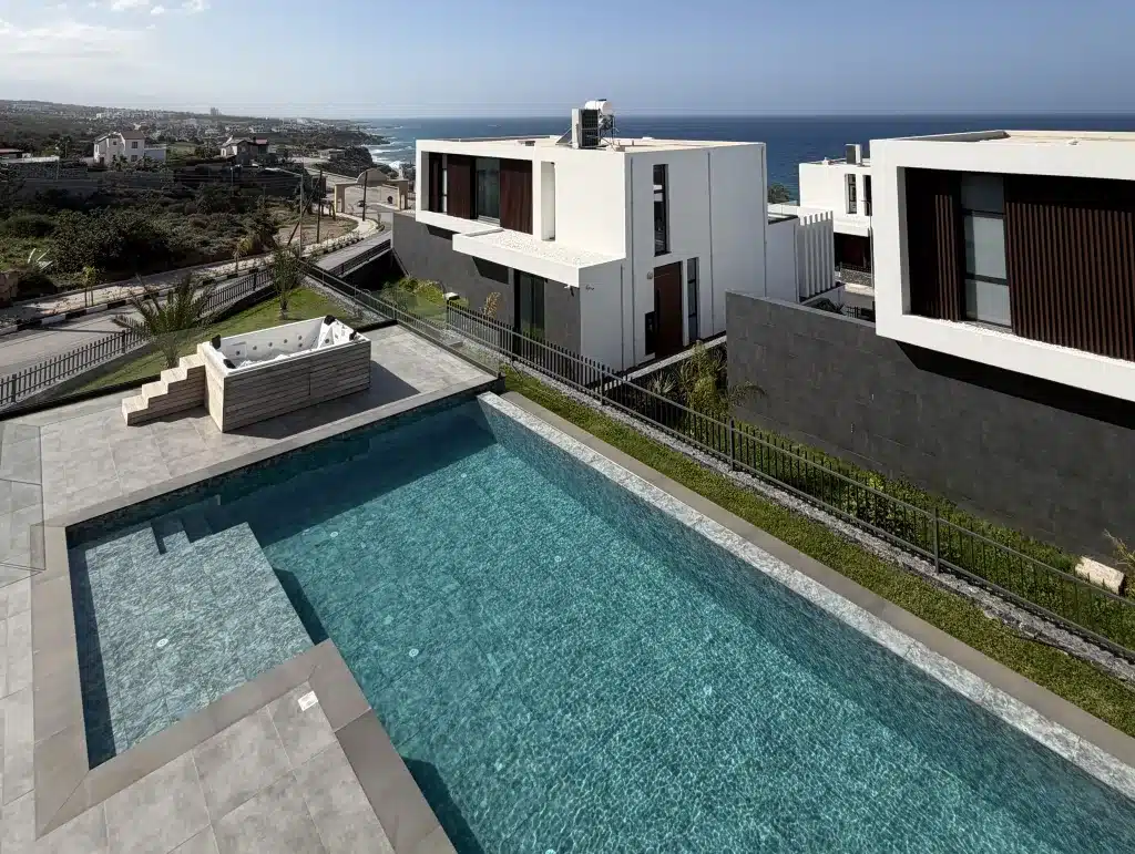 Villen Nordzypern mit Meerblick 